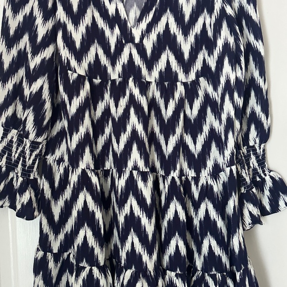 Pomander Place Tuckernuck Navy Ikat Kenzo Dress Size Medium Navy/White Tiered - Picture 3 of 9